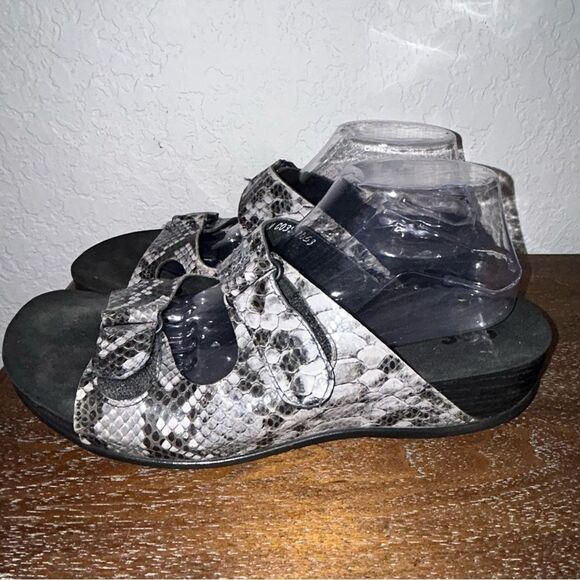 SAS Seaside Mamba Snakeskin Print Slip On Slide Sandal Shoes - Picture 5 of 9